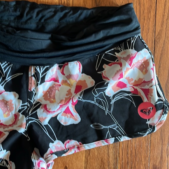 Roxy swim shorts - Picture 2 of 4